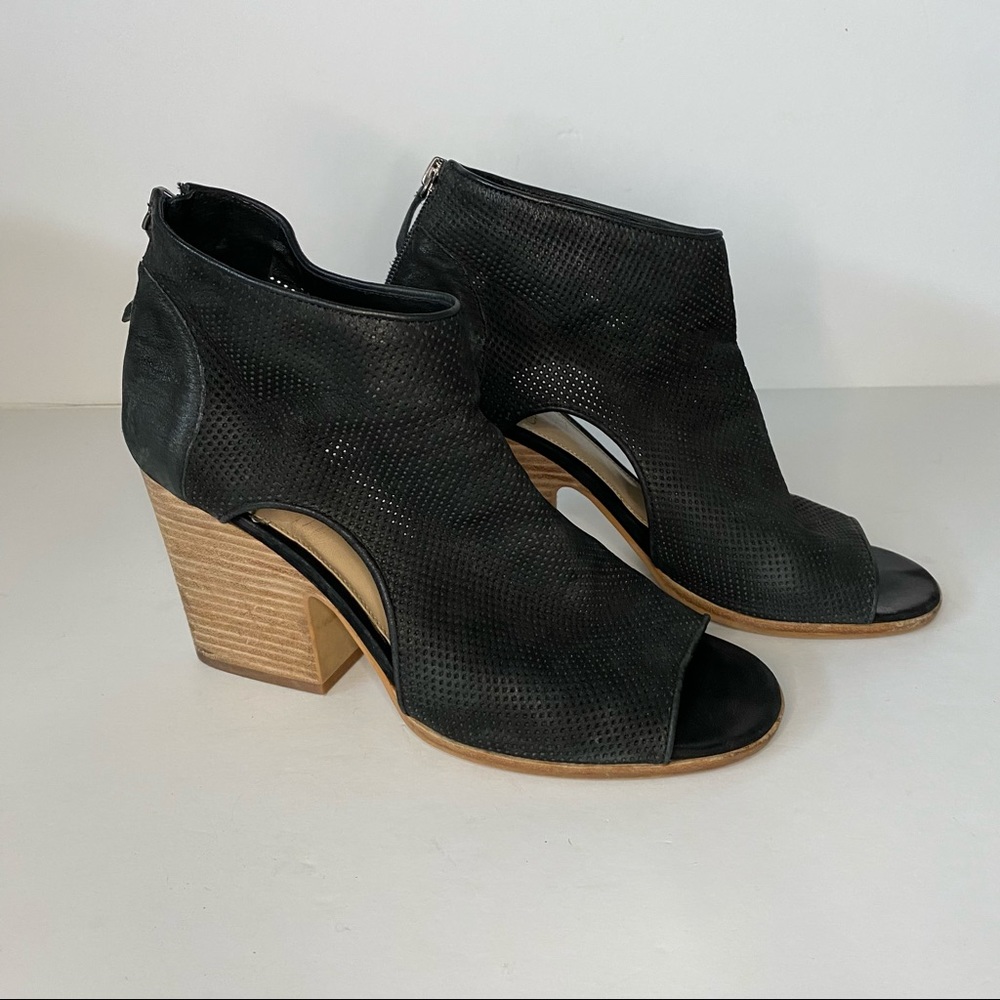 Vince Camuto black leather open toe block heels. Size 9.5.